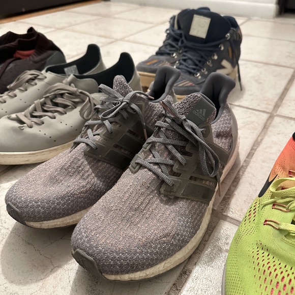 9 used pairs of shoes and sneakers at bottom prices! - Picture 6 of 10